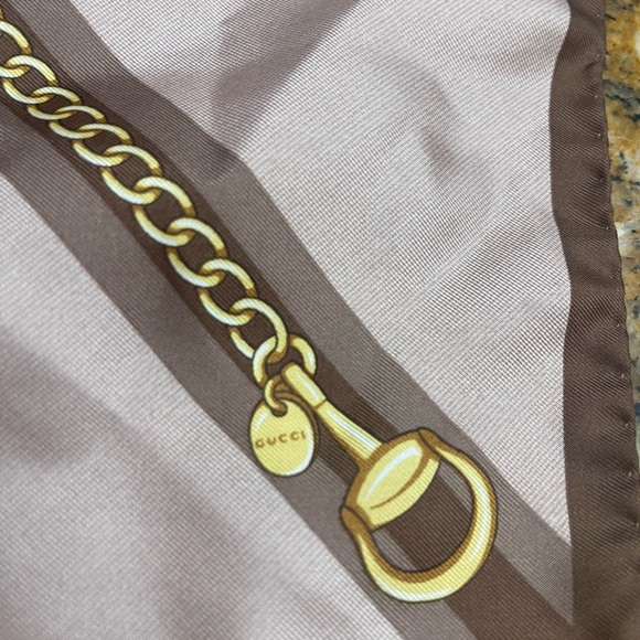 Gucci Silk Gucci Link Scarf - Picture 4 of 5